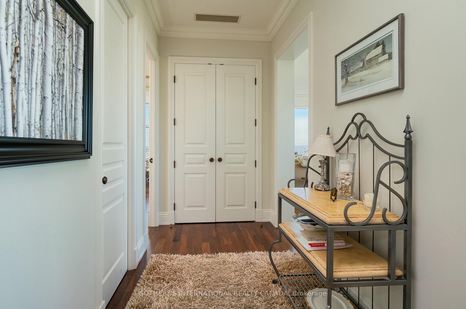 183 Wellington Street W 4201