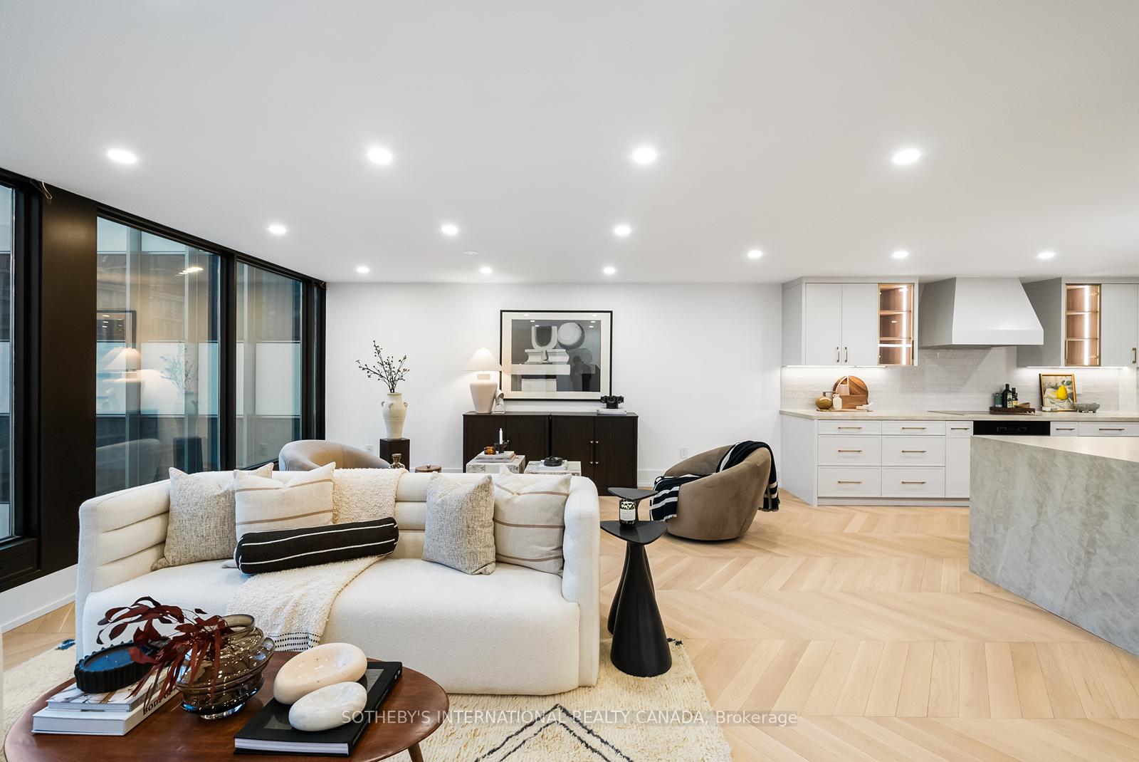 110 Bloor Street W 1009