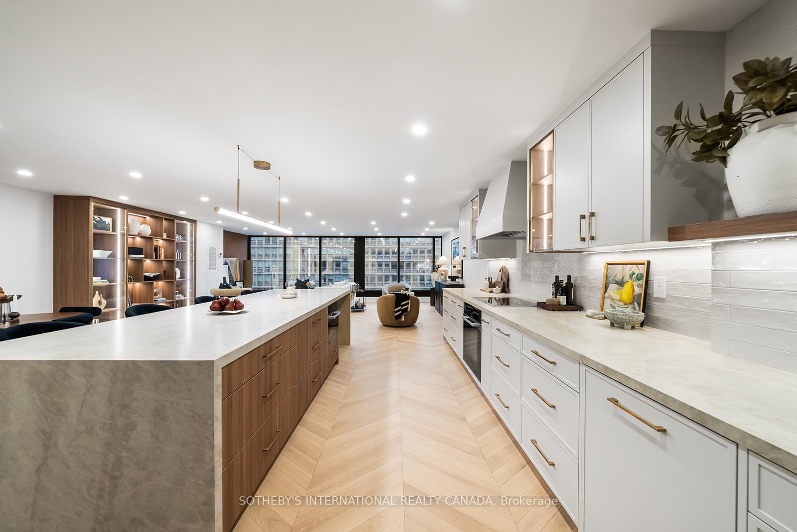 110 Bloor Street W 1009