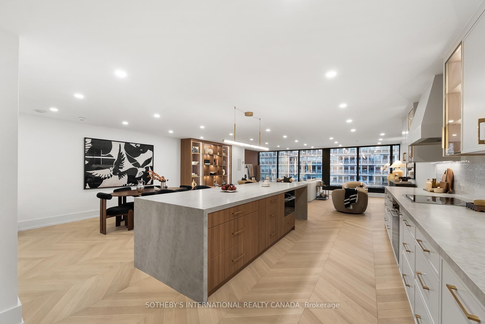 110 Bloor Street W 1009