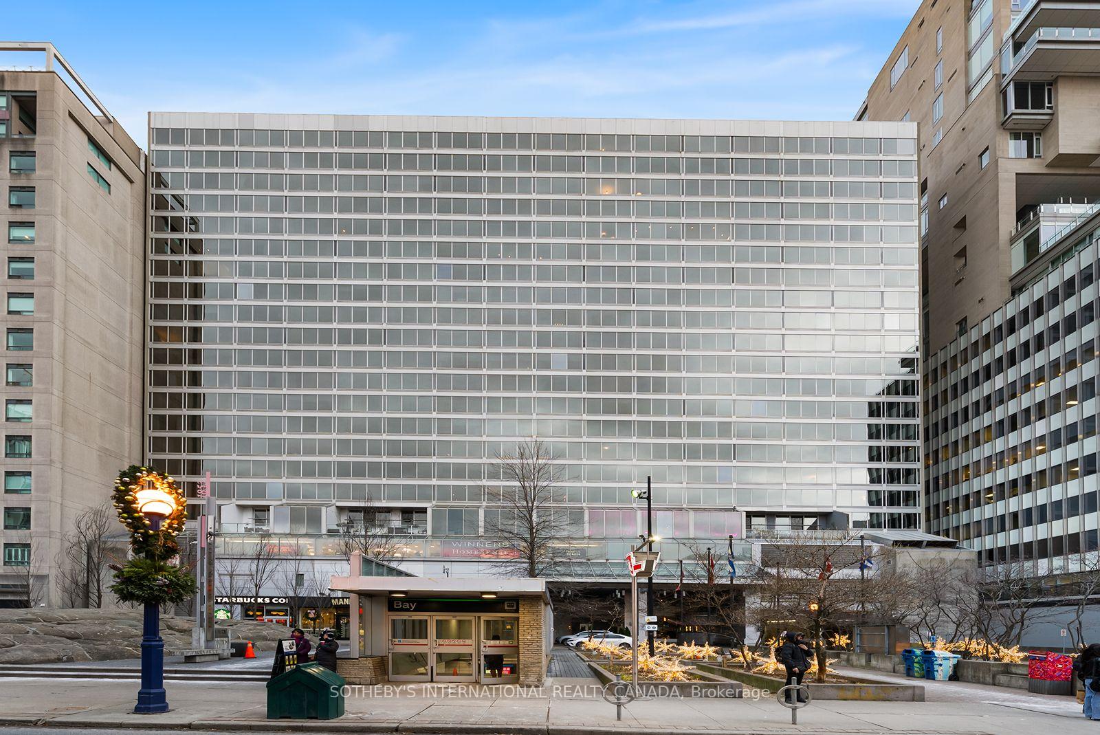 110 Bloor Street W 1009