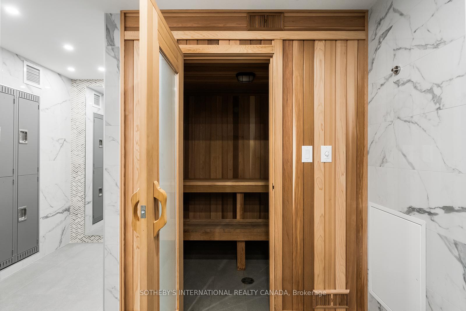 110 Bloor Street W 1009