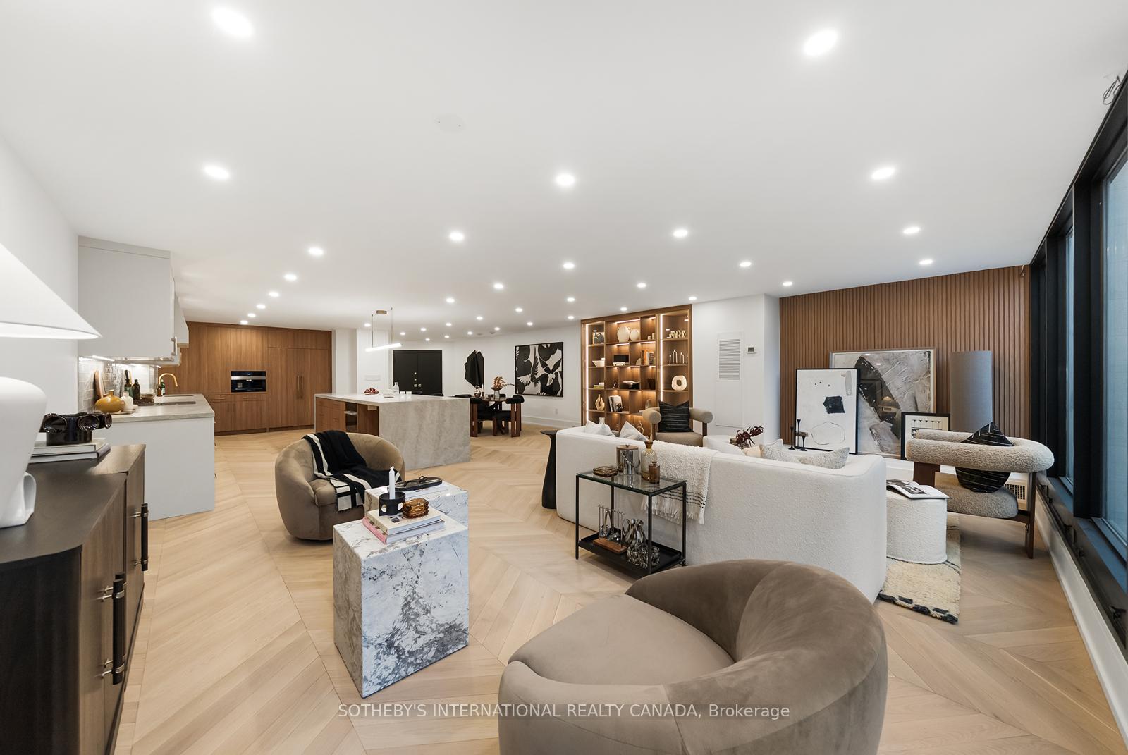 110 Bloor Street W 1009