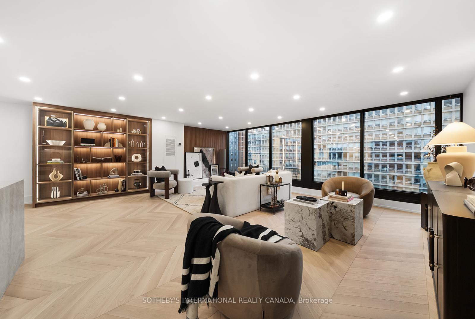 110 Bloor Street W 1009