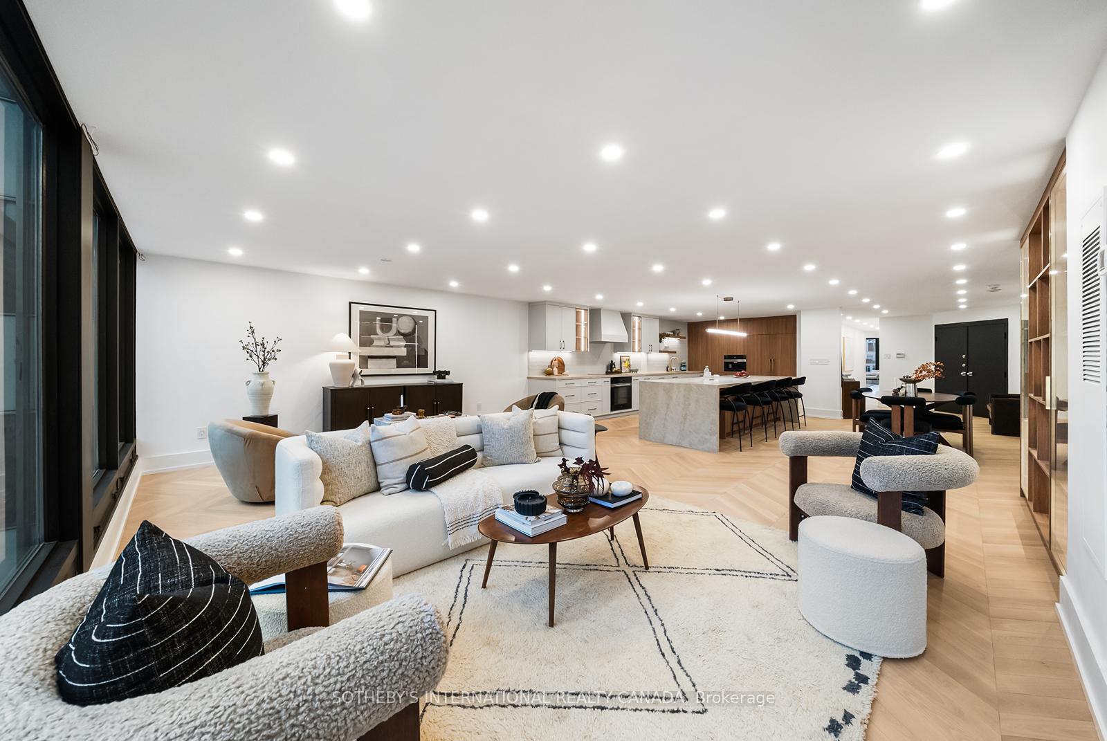 110 Bloor Street W 1009