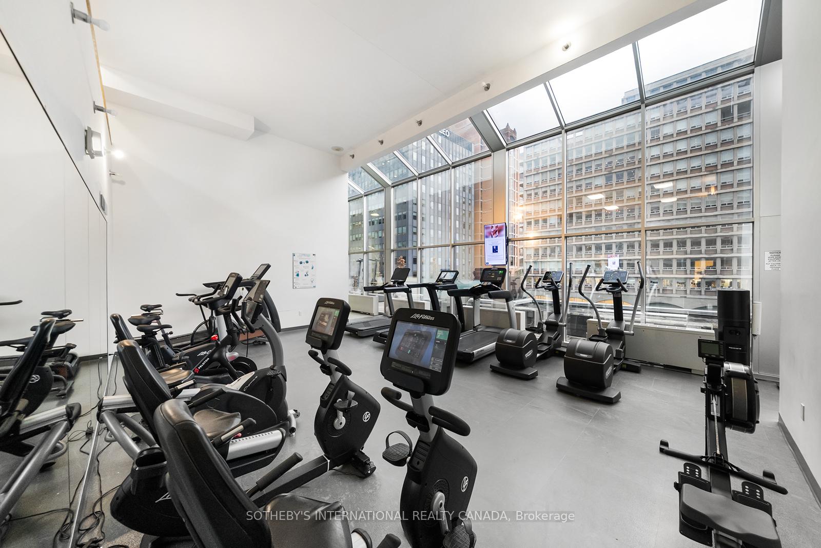 110 Bloor Street W 1009