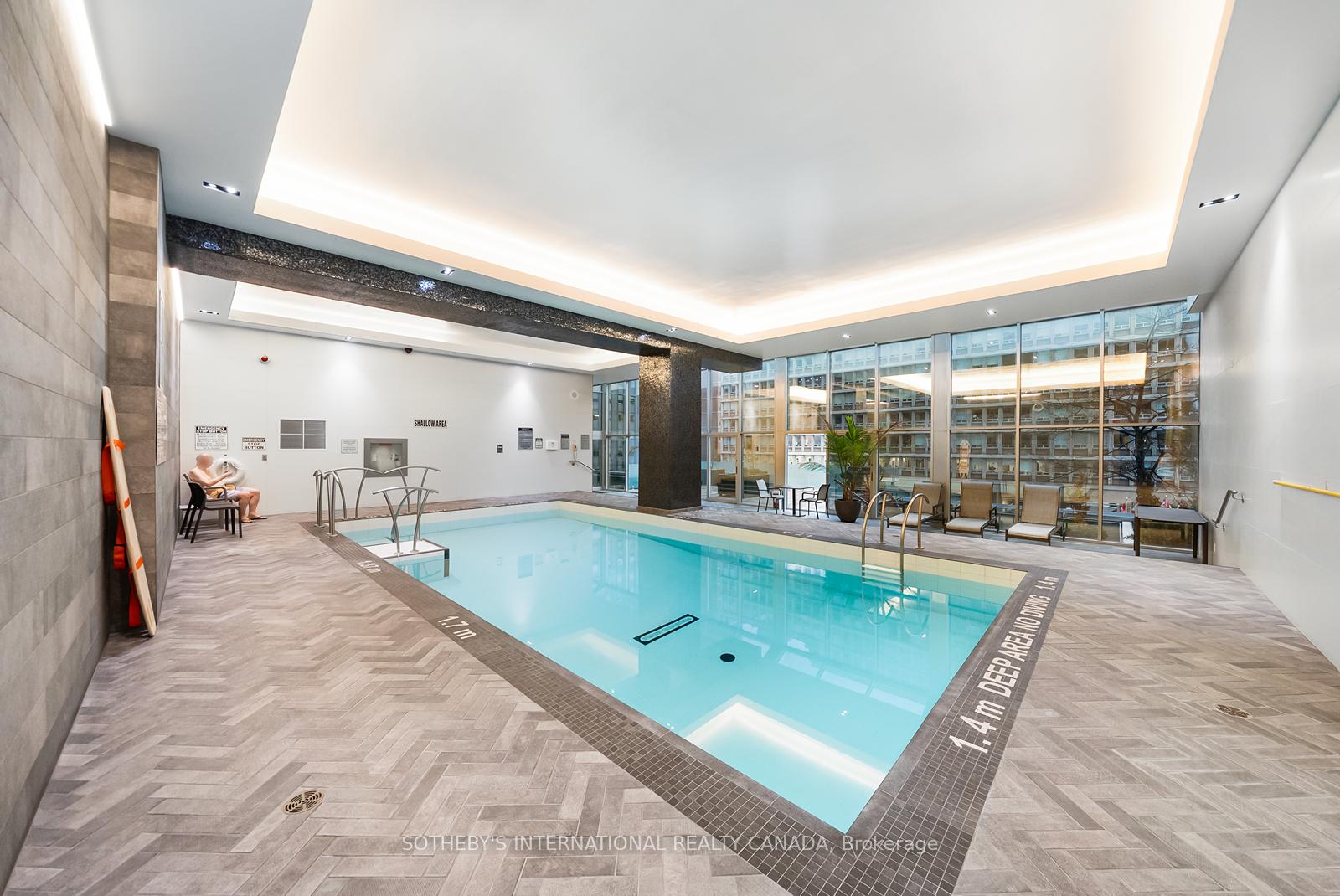 110 Bloor Street W 1009