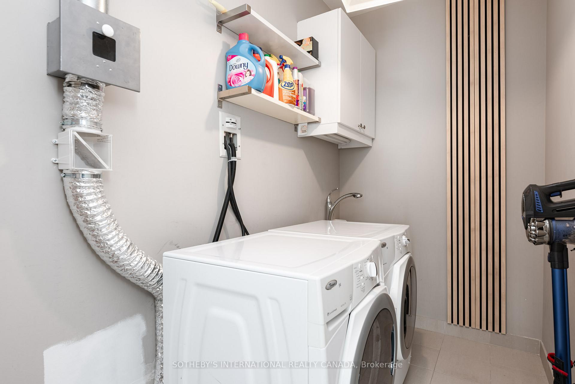 183 Wellington Street W 3905