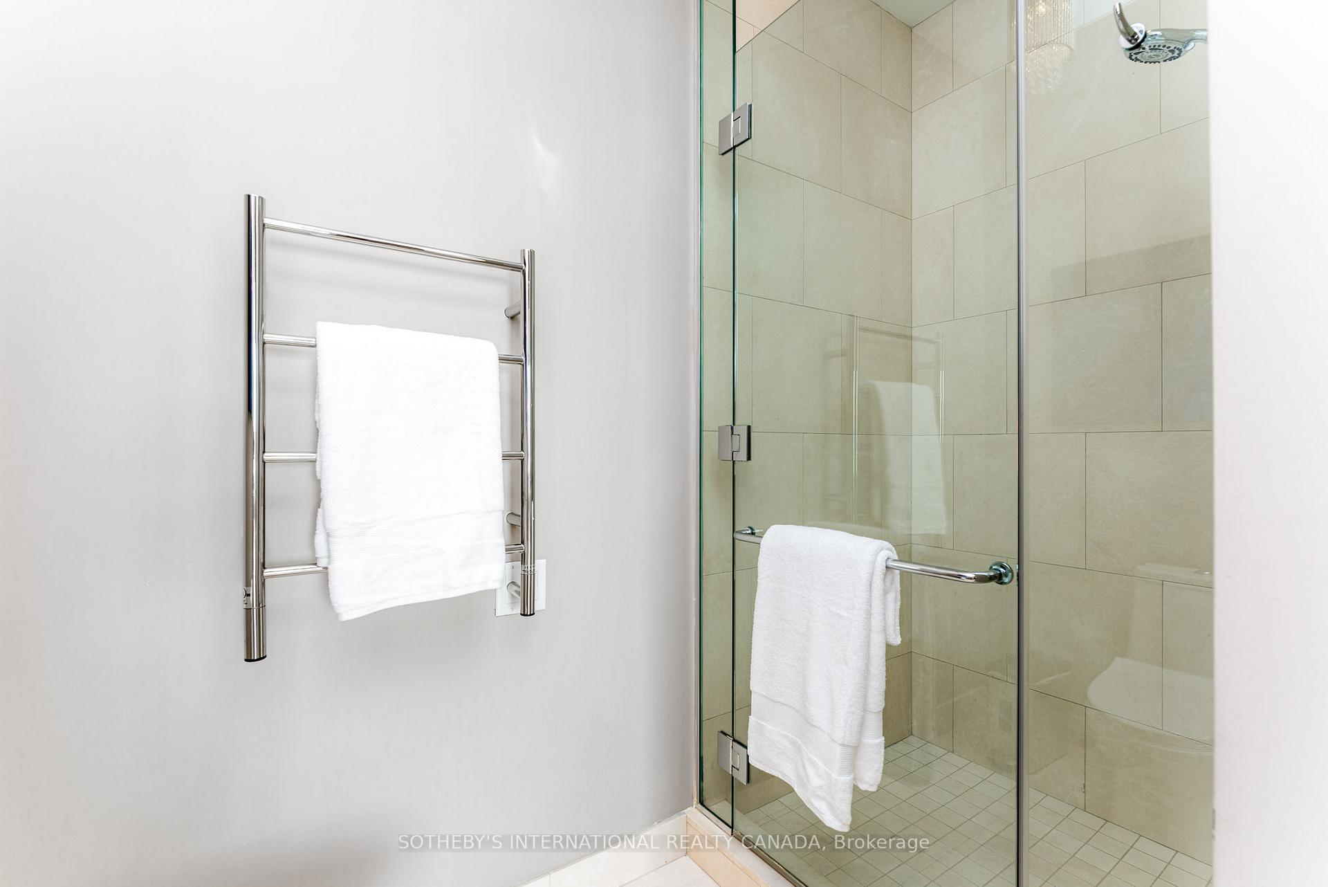 183 Wellington Street W 3905