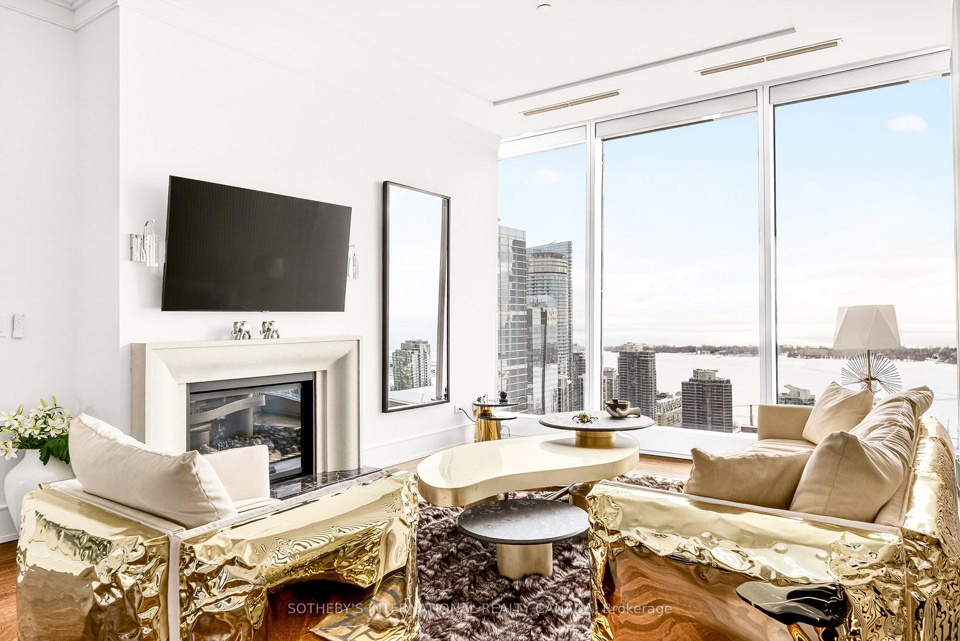 183 Wellington Street W 3905