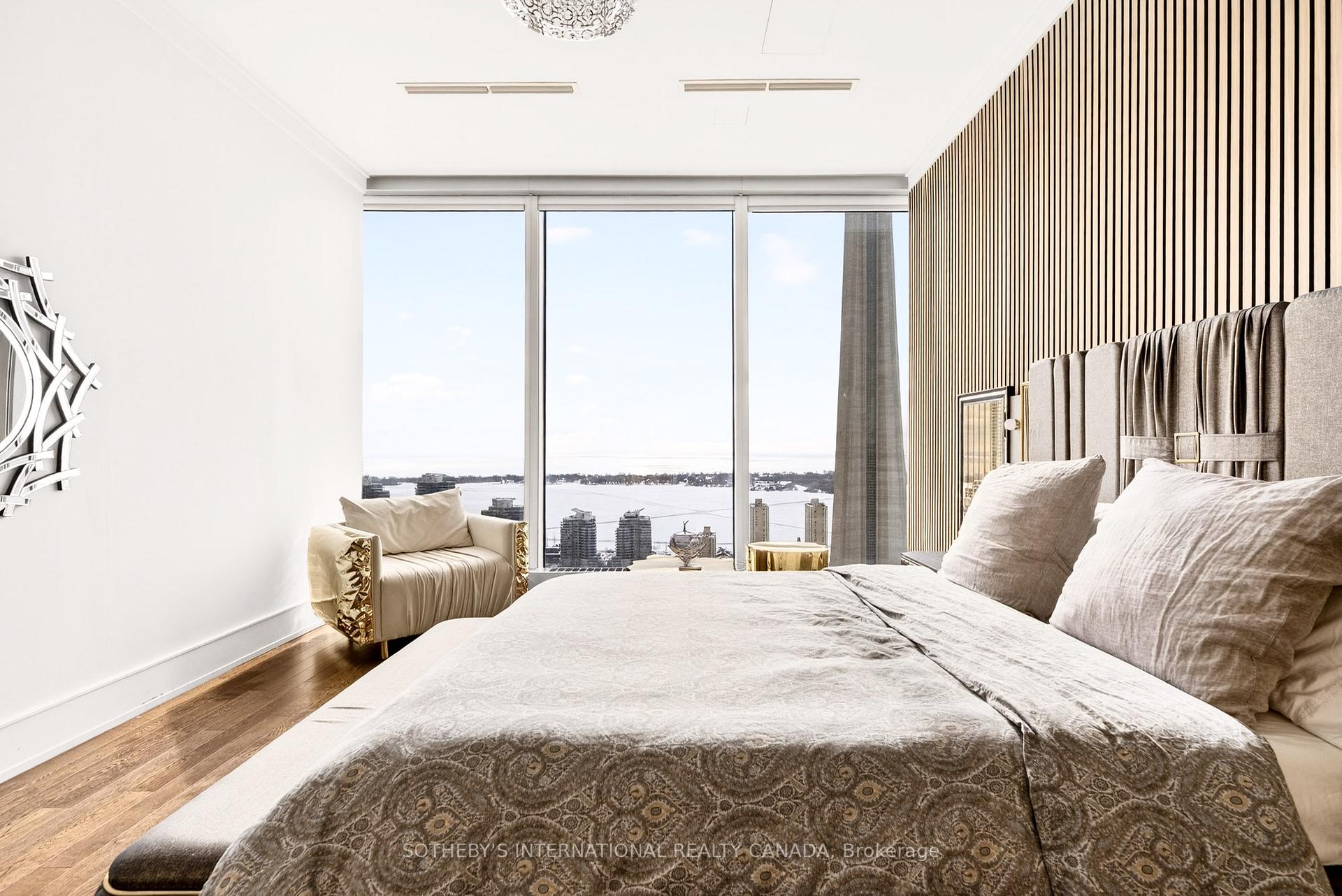 183 Wellington Street W 3905