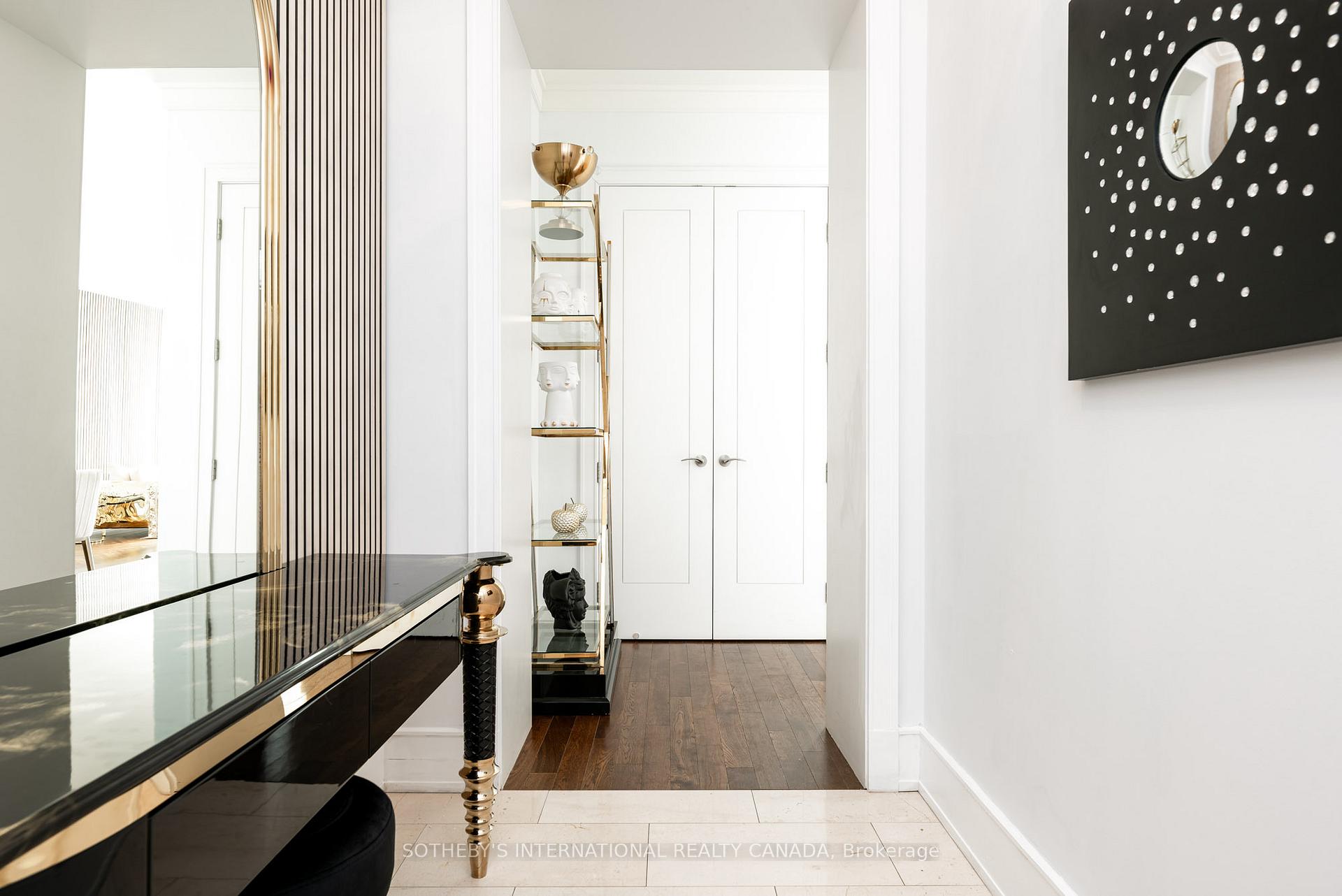 183 Wellington Street W 3905