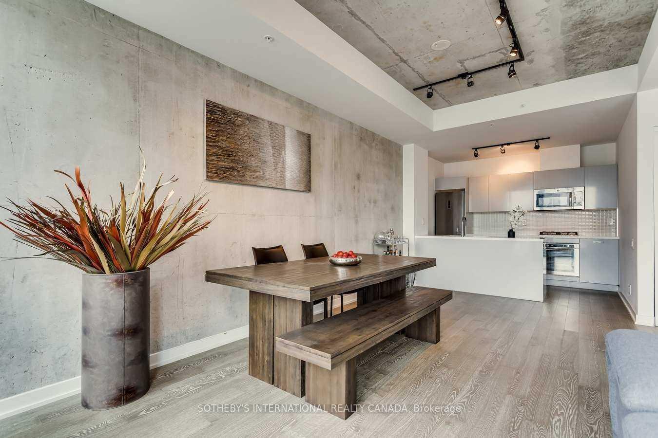 39 Brant Street PH06