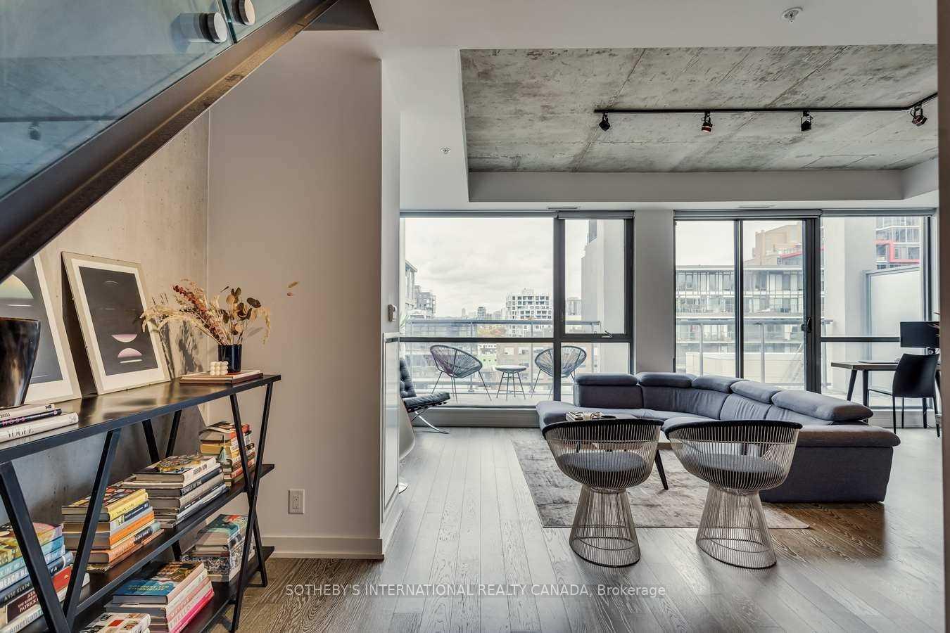 39 Brant Street PH06