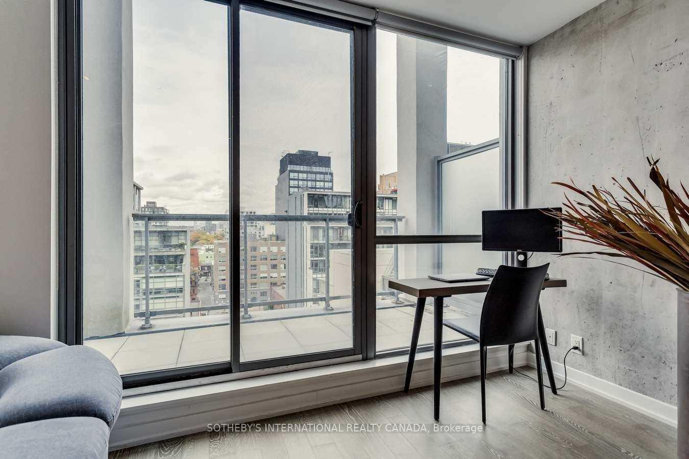 39 Brant Street PH06