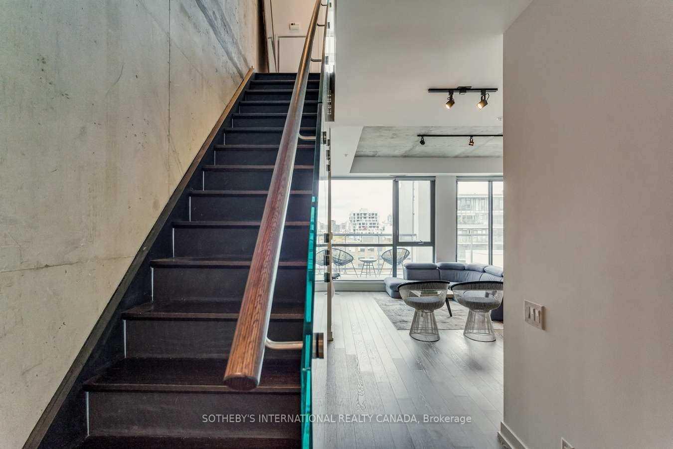 39 Brant Street PH06