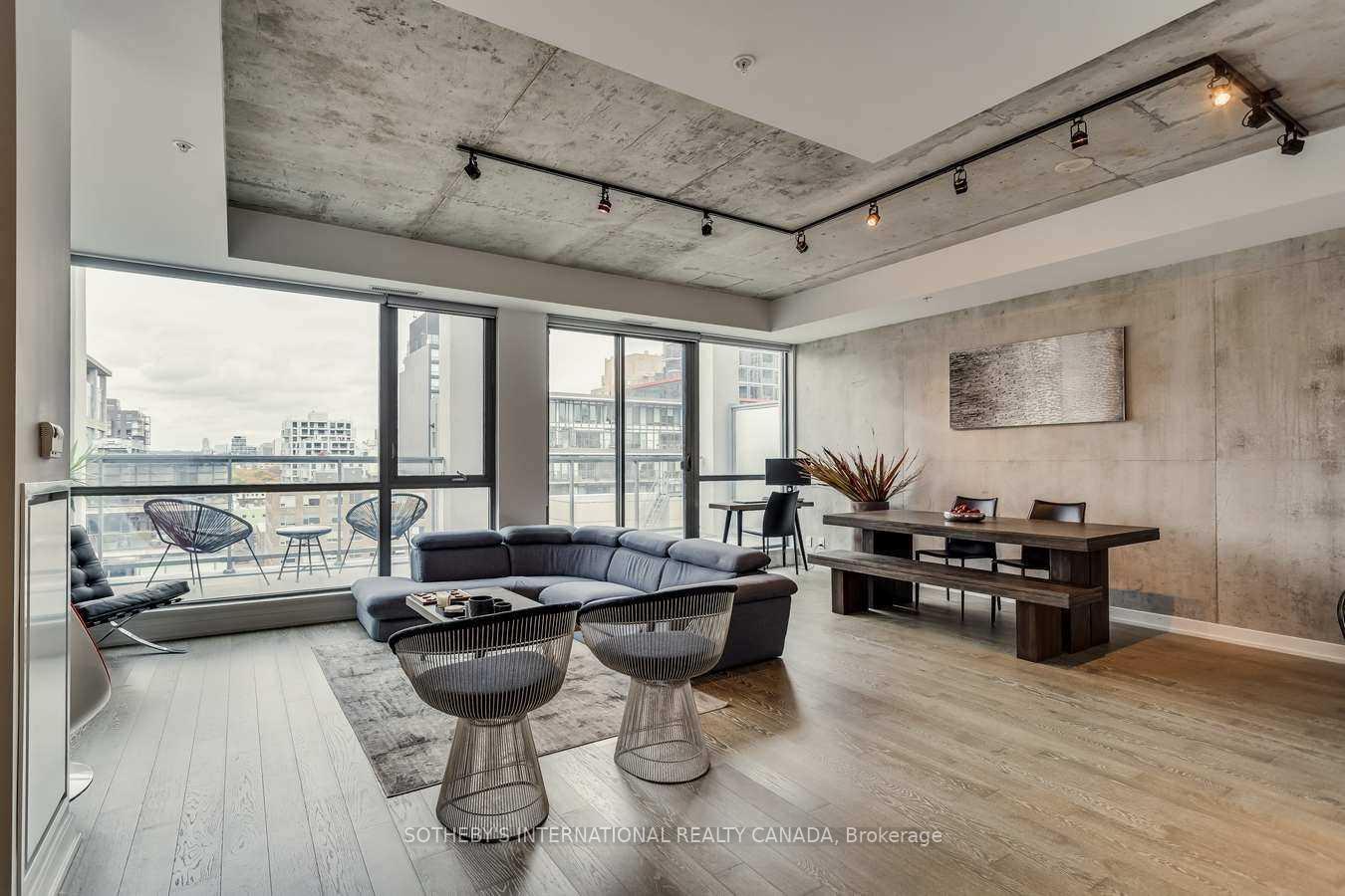 39 Brant Street PH06