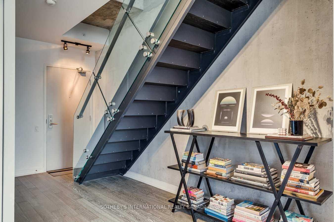 39 Brant Street PH06