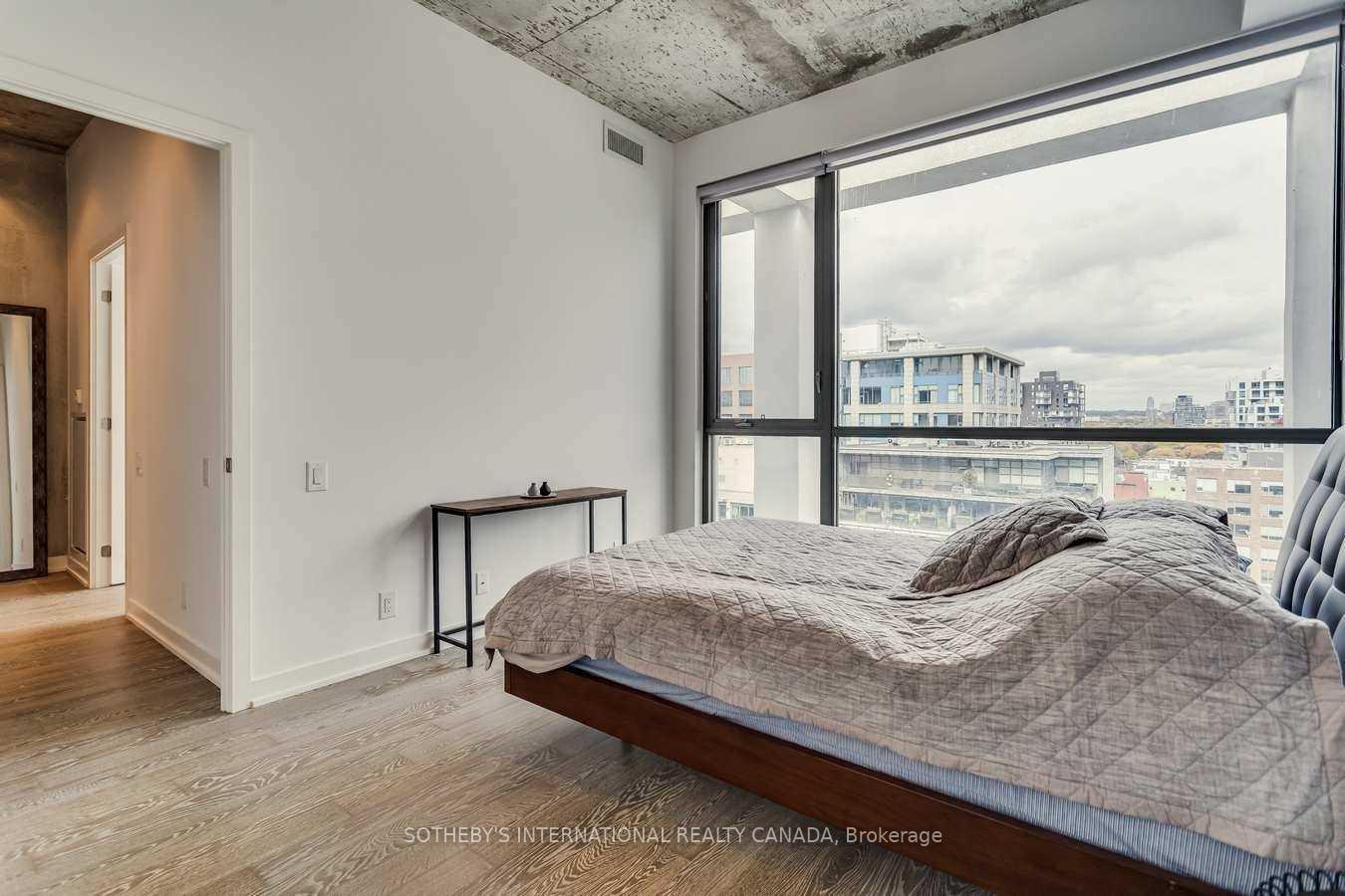 39 Brant Street PH06