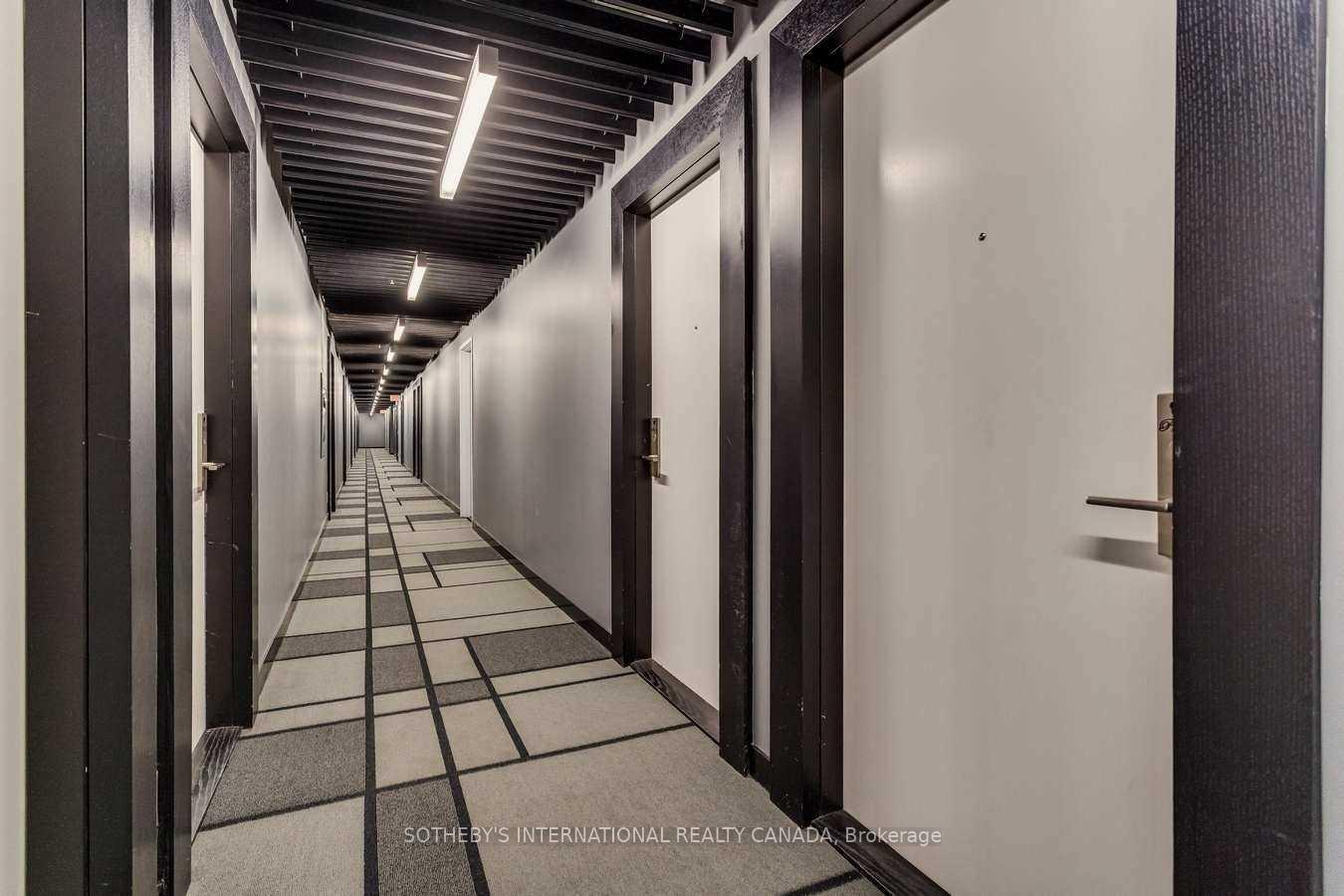 39 Brant Street PH06