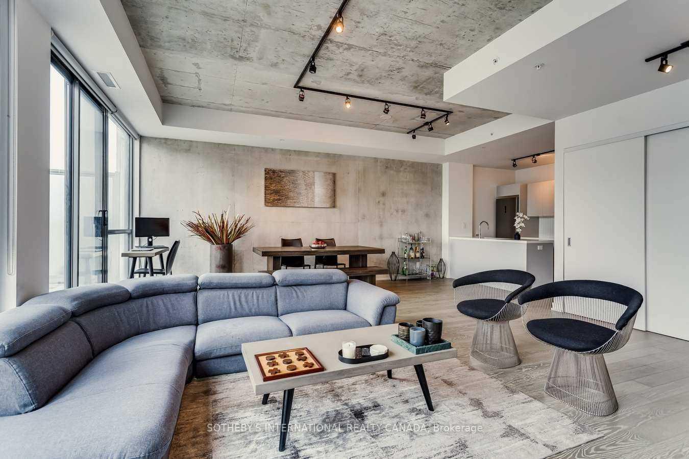 39 Brant Street PH06