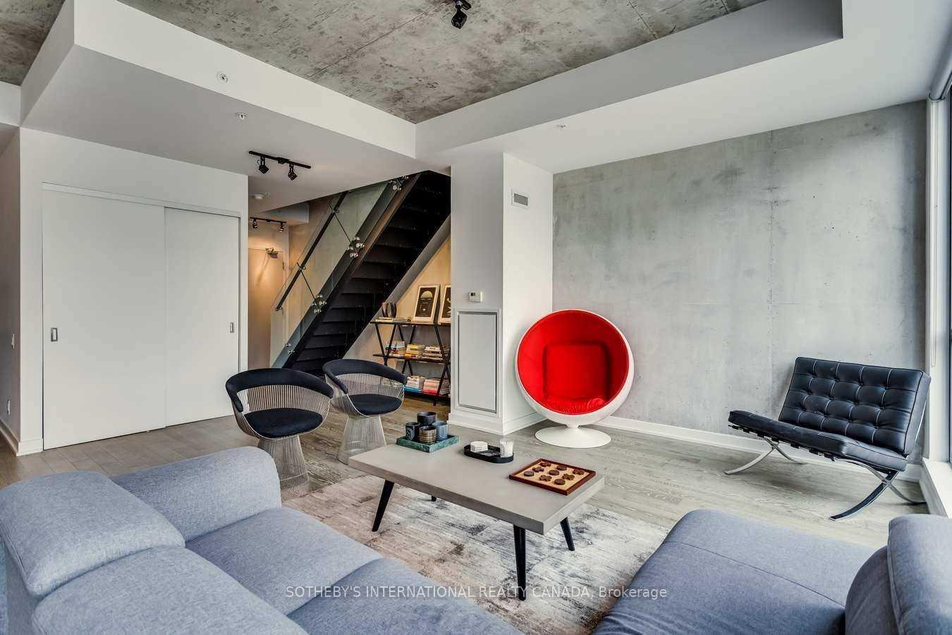 39 Brant Street PH06