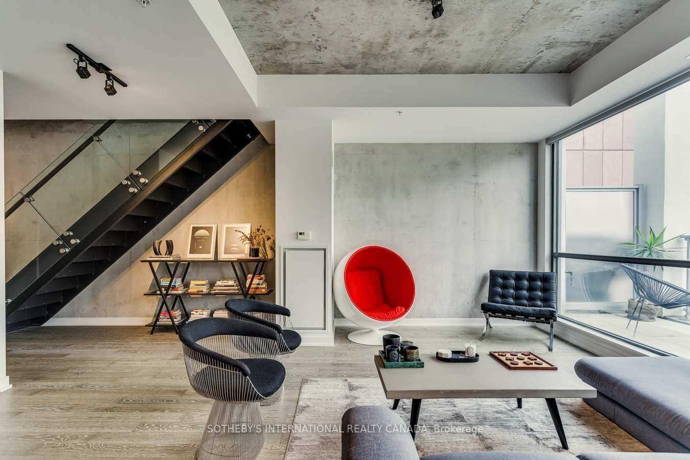 39 Brant Street PH06