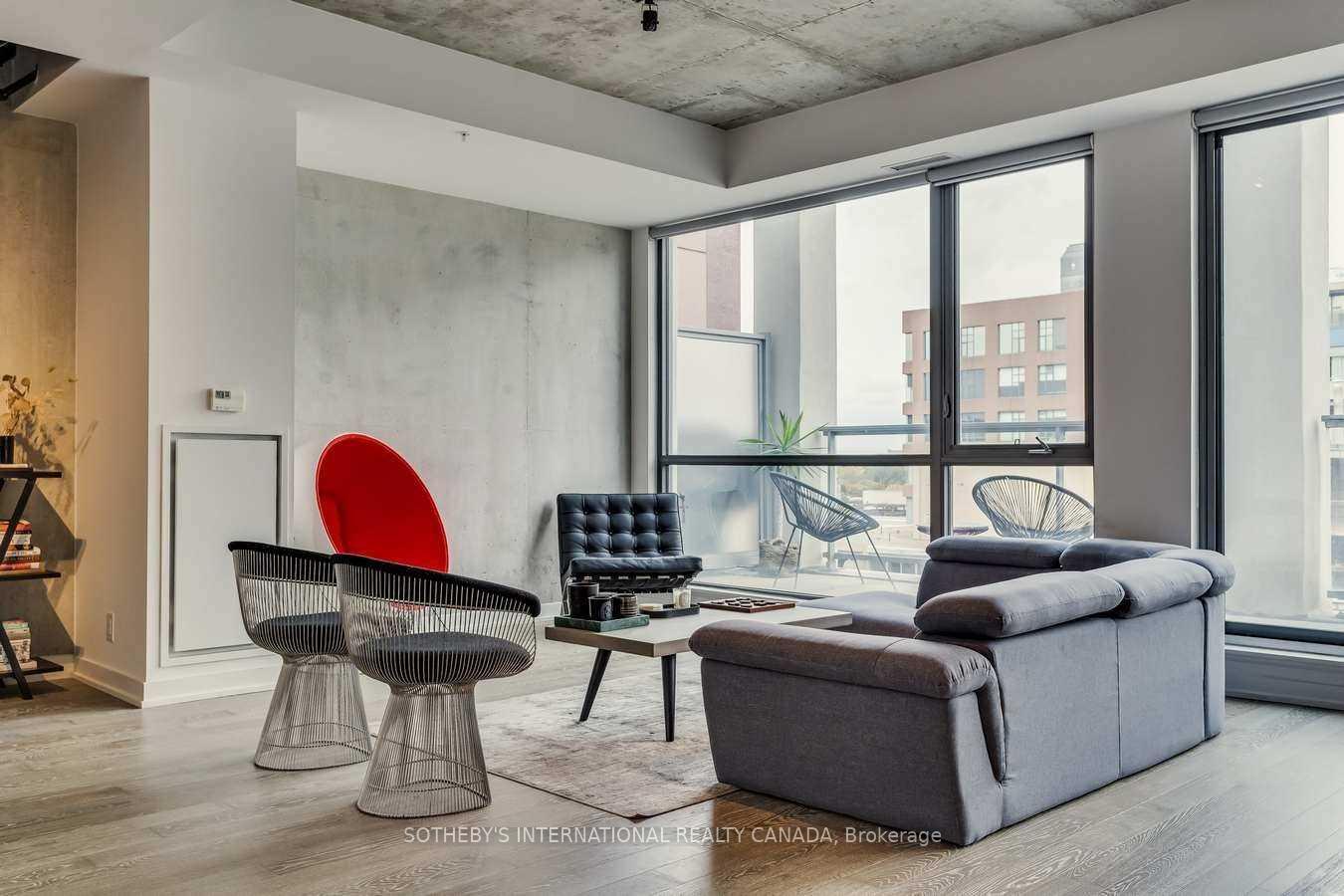 39 Brant Street PH06