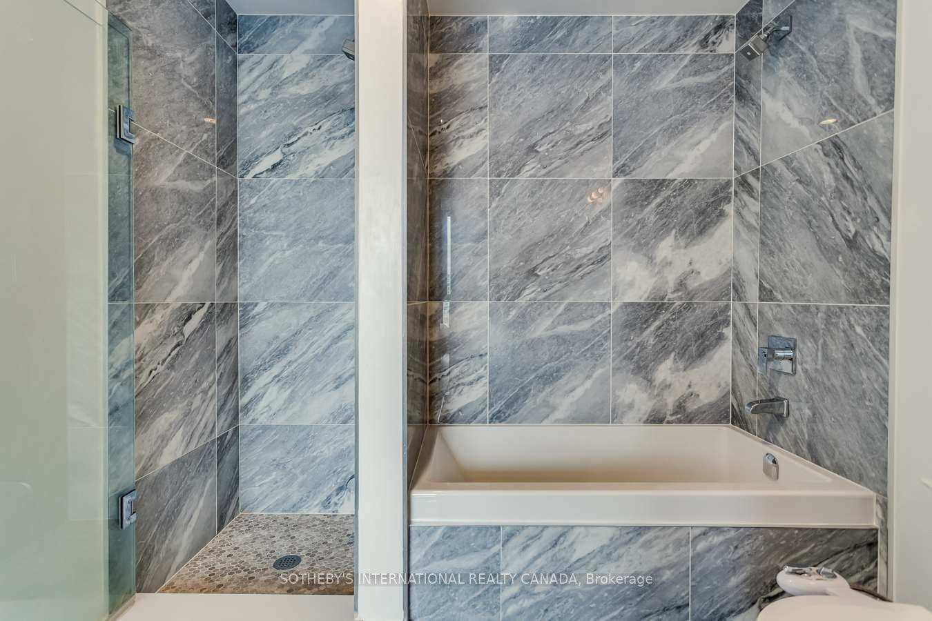 39 Brant Street PH06