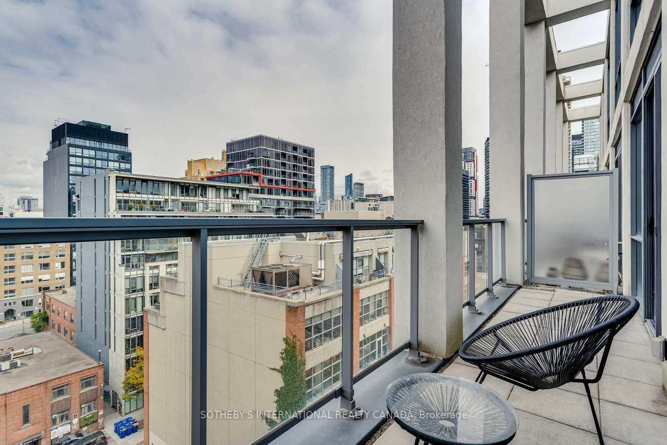 39 Brant Street PH06