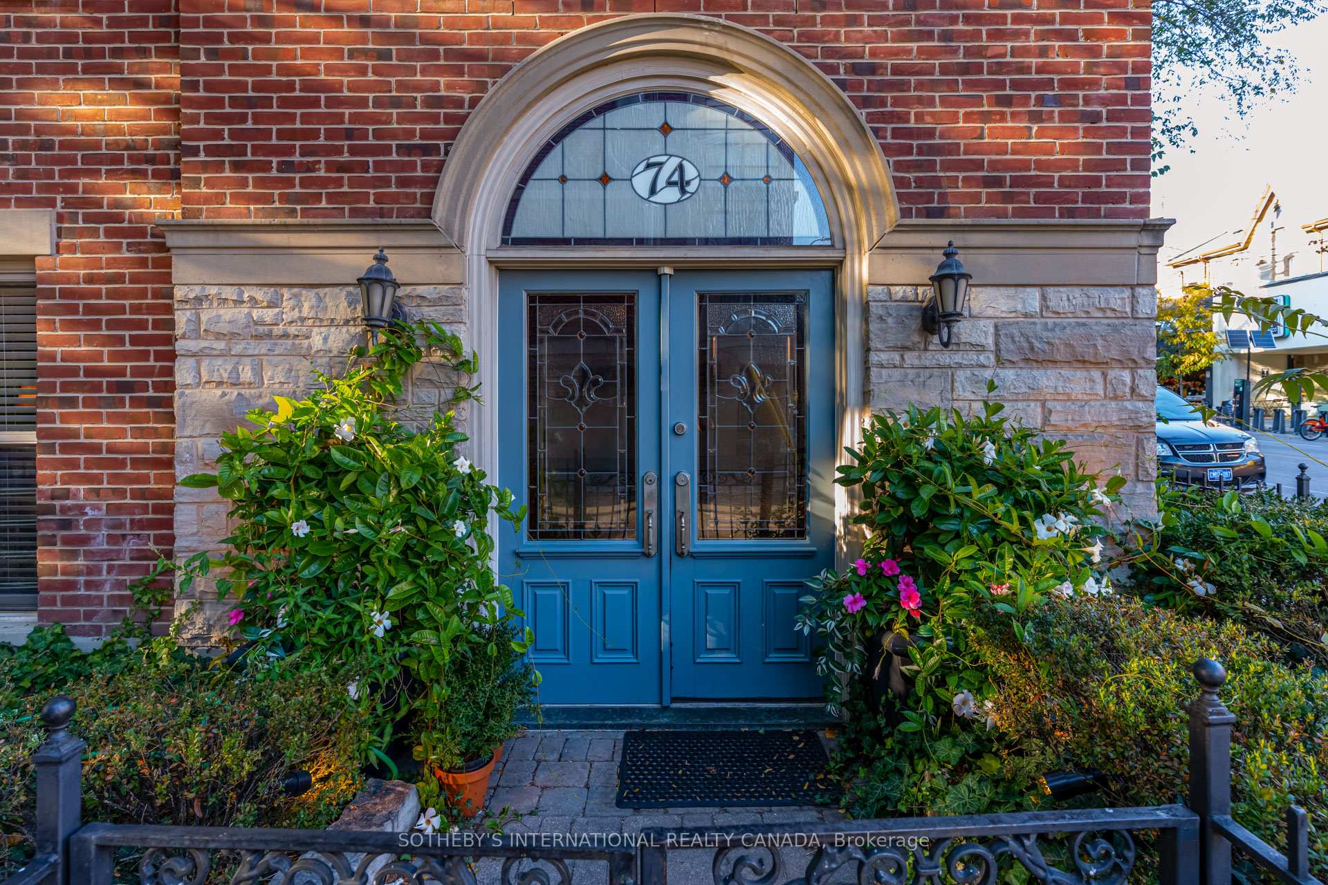 74 Aberdeen Avenue