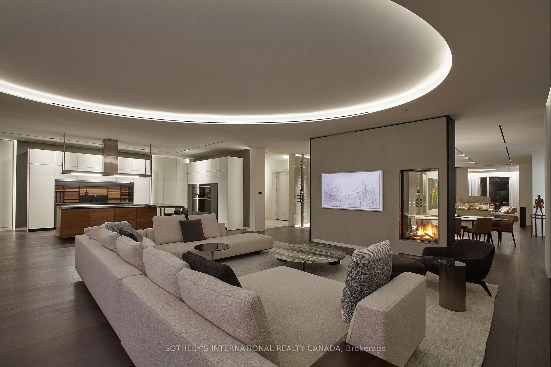 183 Wellington Street W 4602/03