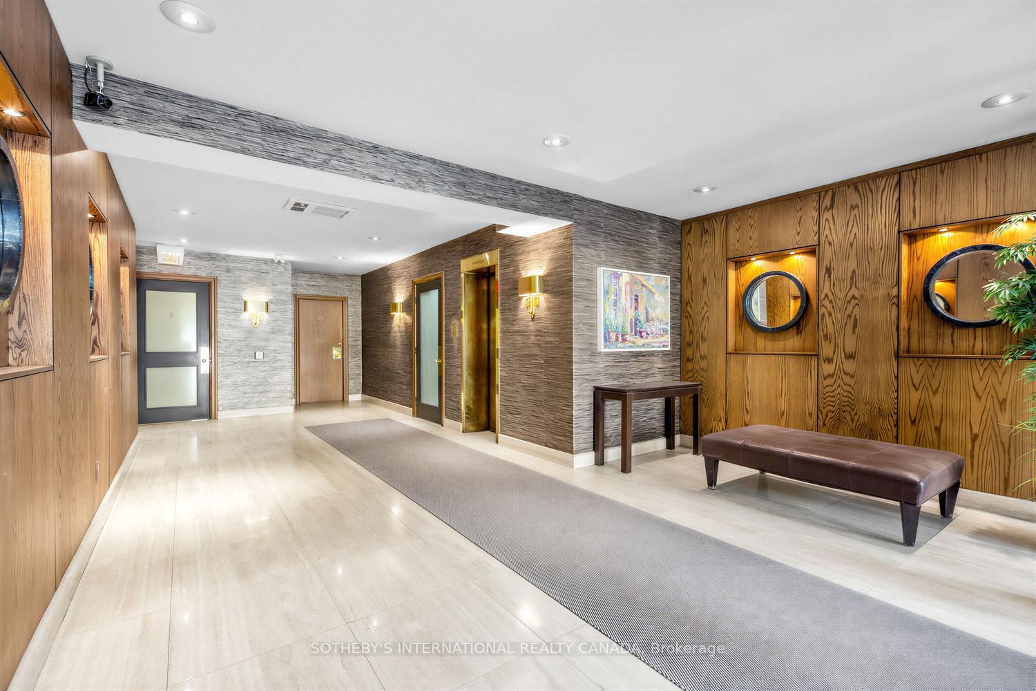 8 Hawthorn Avenue 202