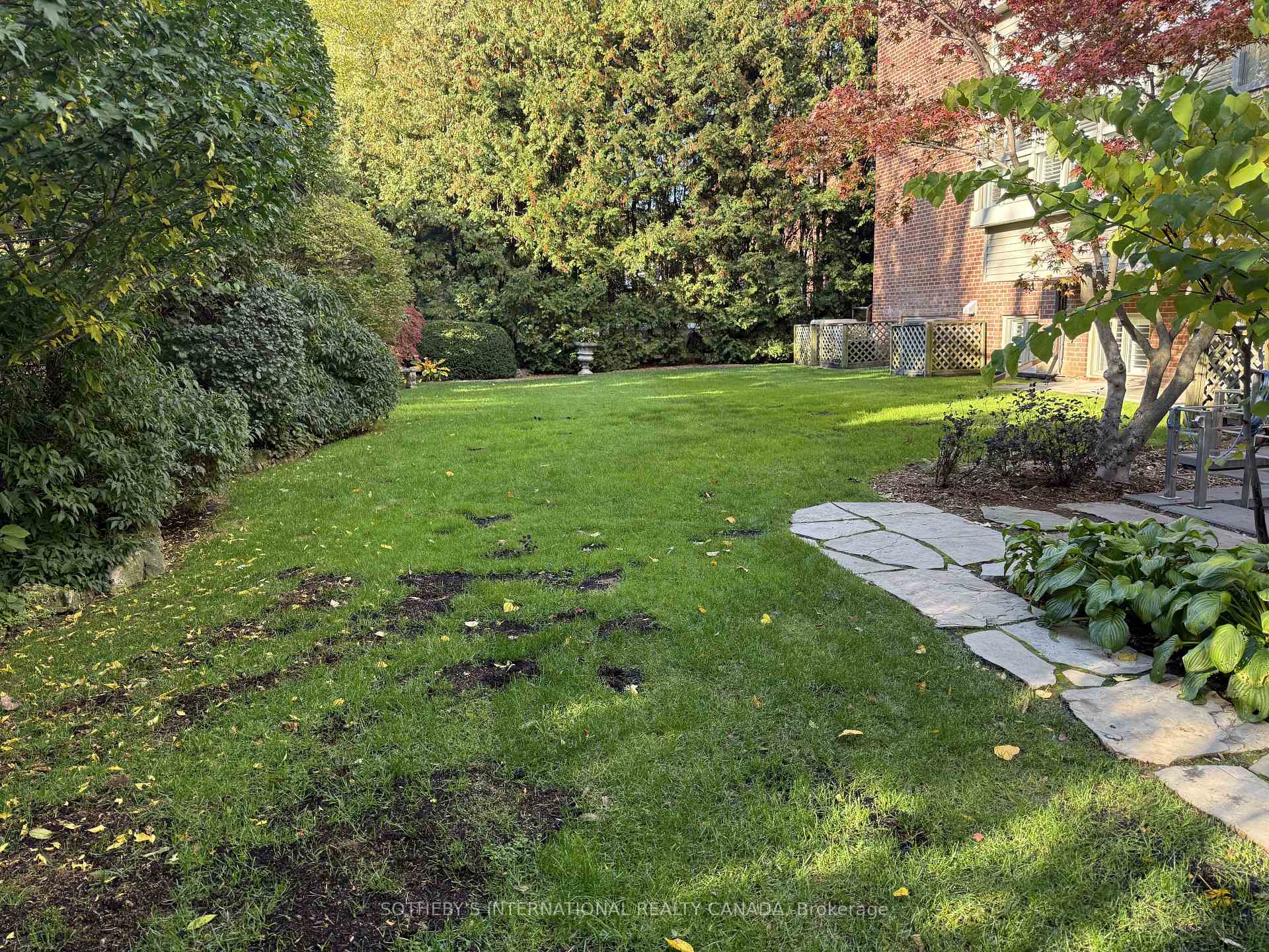 8 Hawthorn Avenue 202