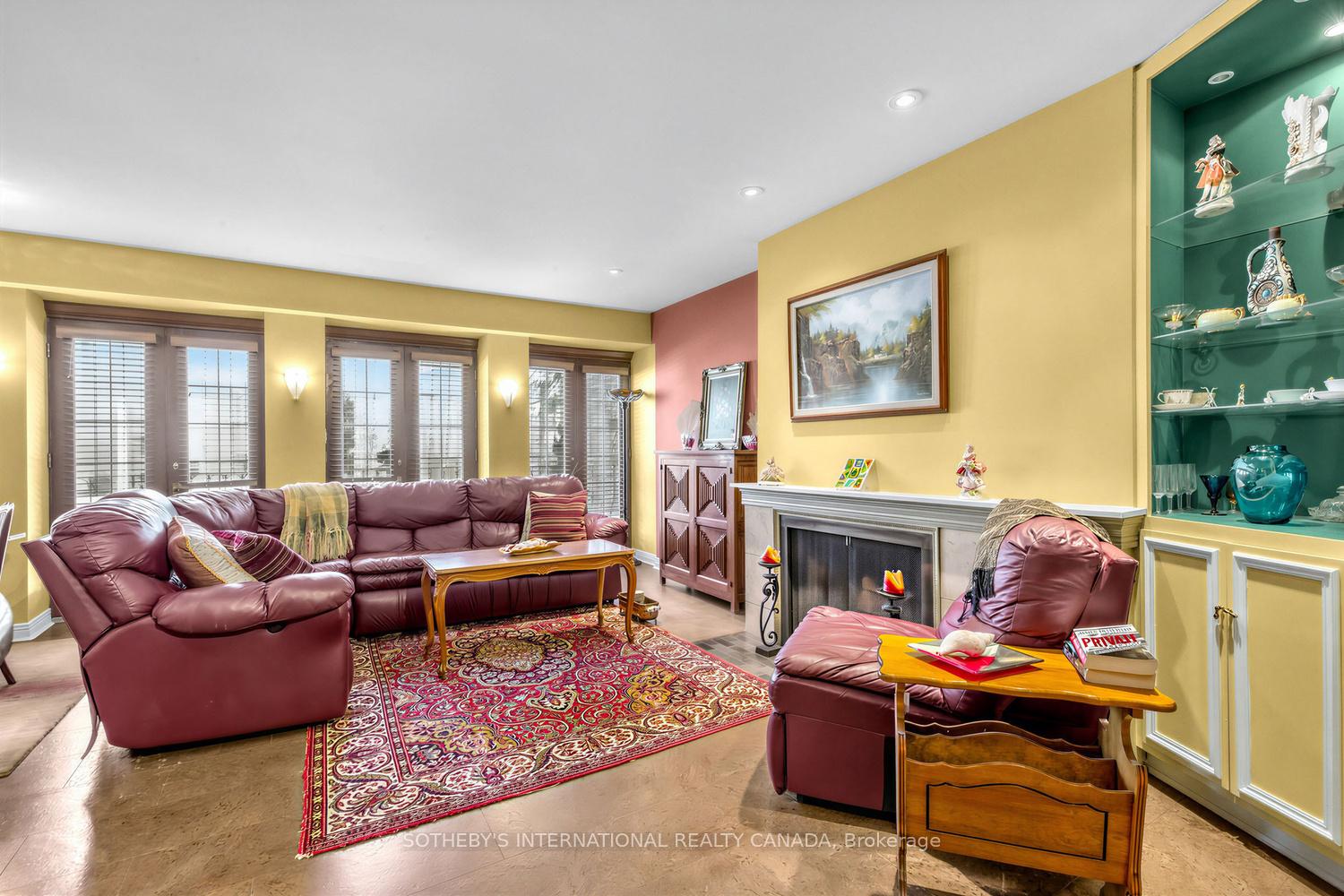 8 Hawthorn Avenue 202