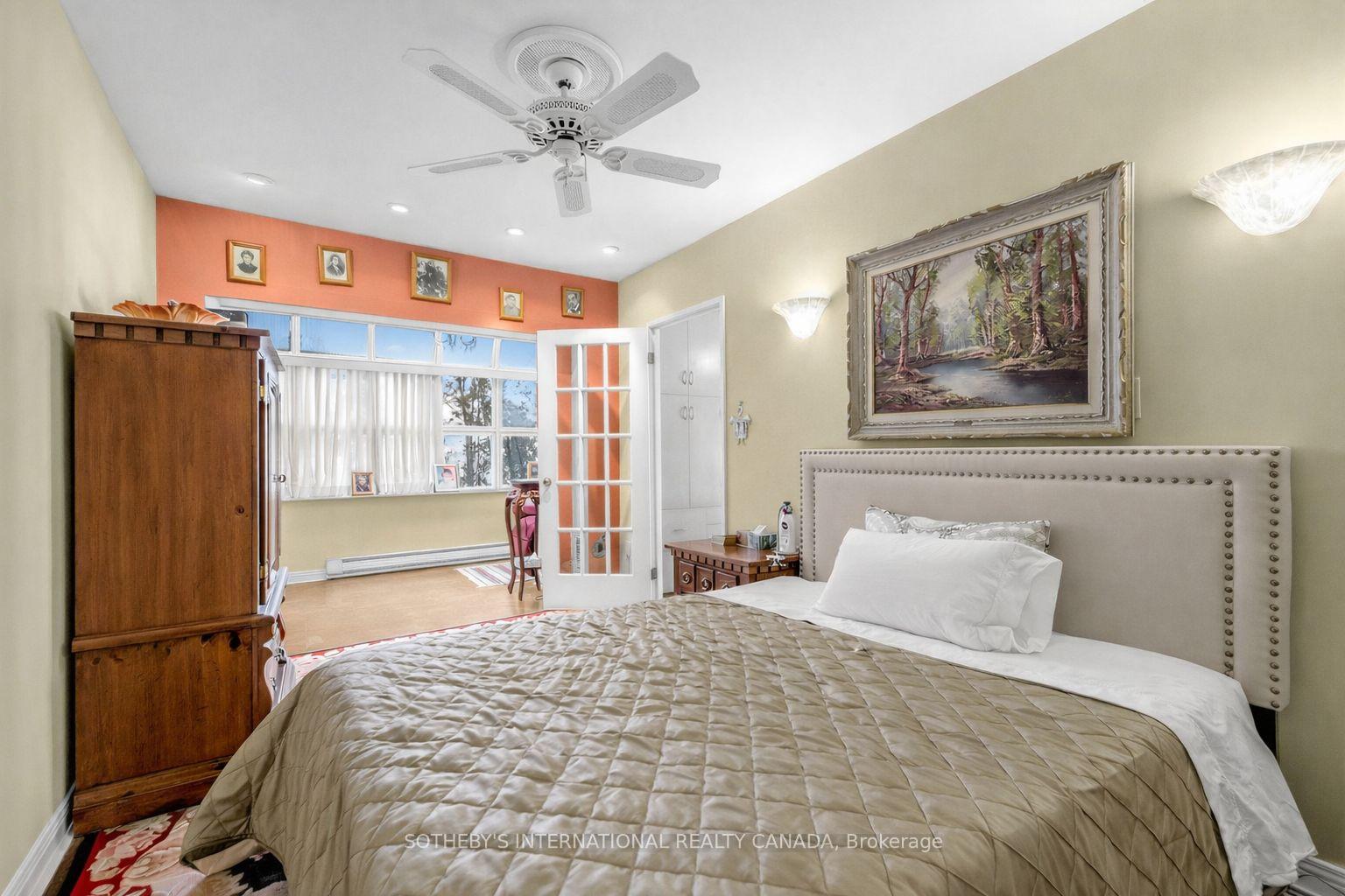 8 Hawthorn Avenue 202