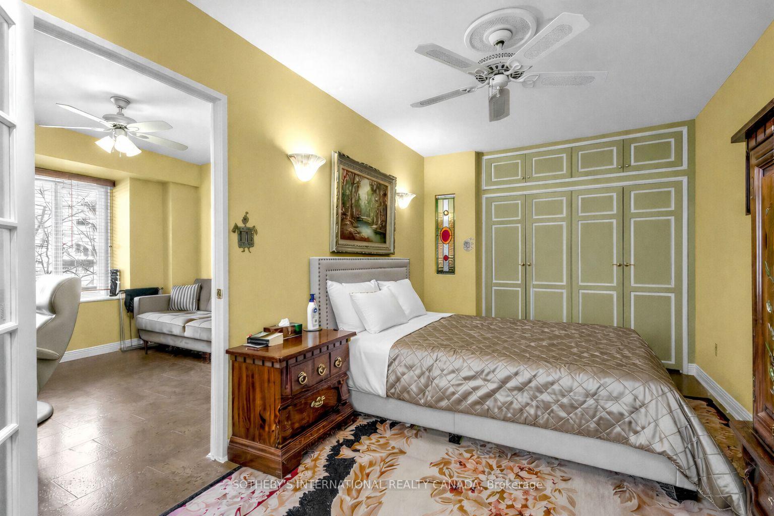 8 Hawthorn Avenue 202