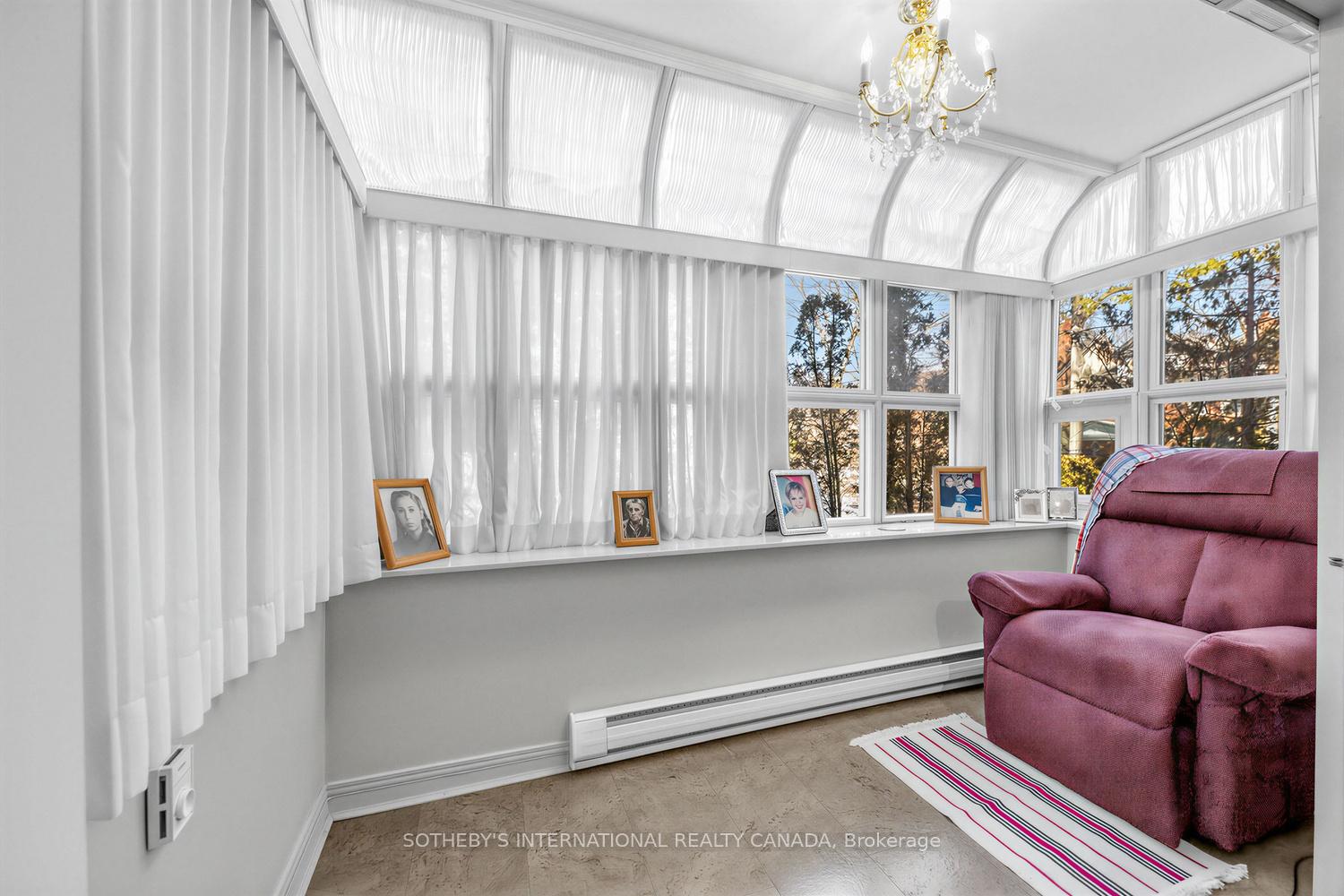 8 Hawthorn Avenue 202