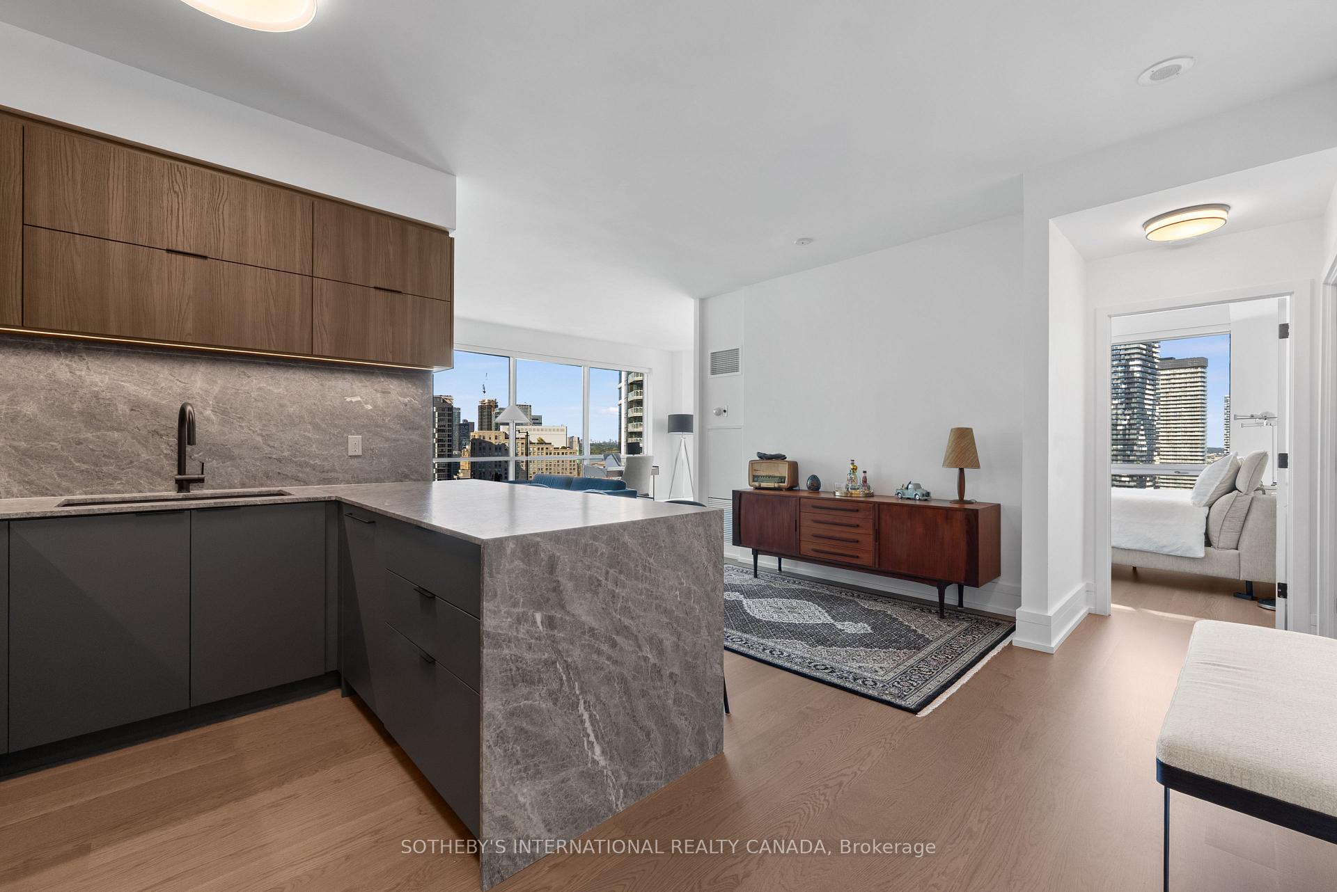 10 Yonge Street 3407