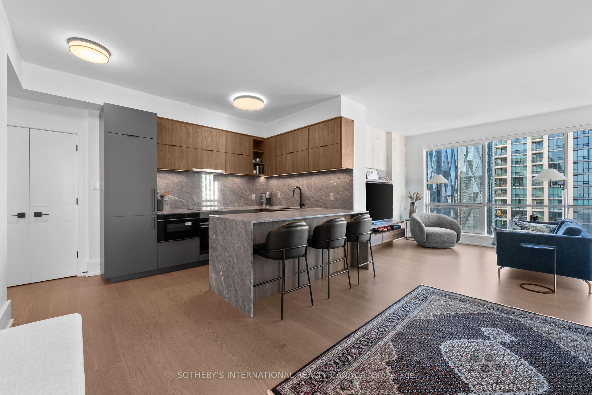 10 Yonge Street 3407