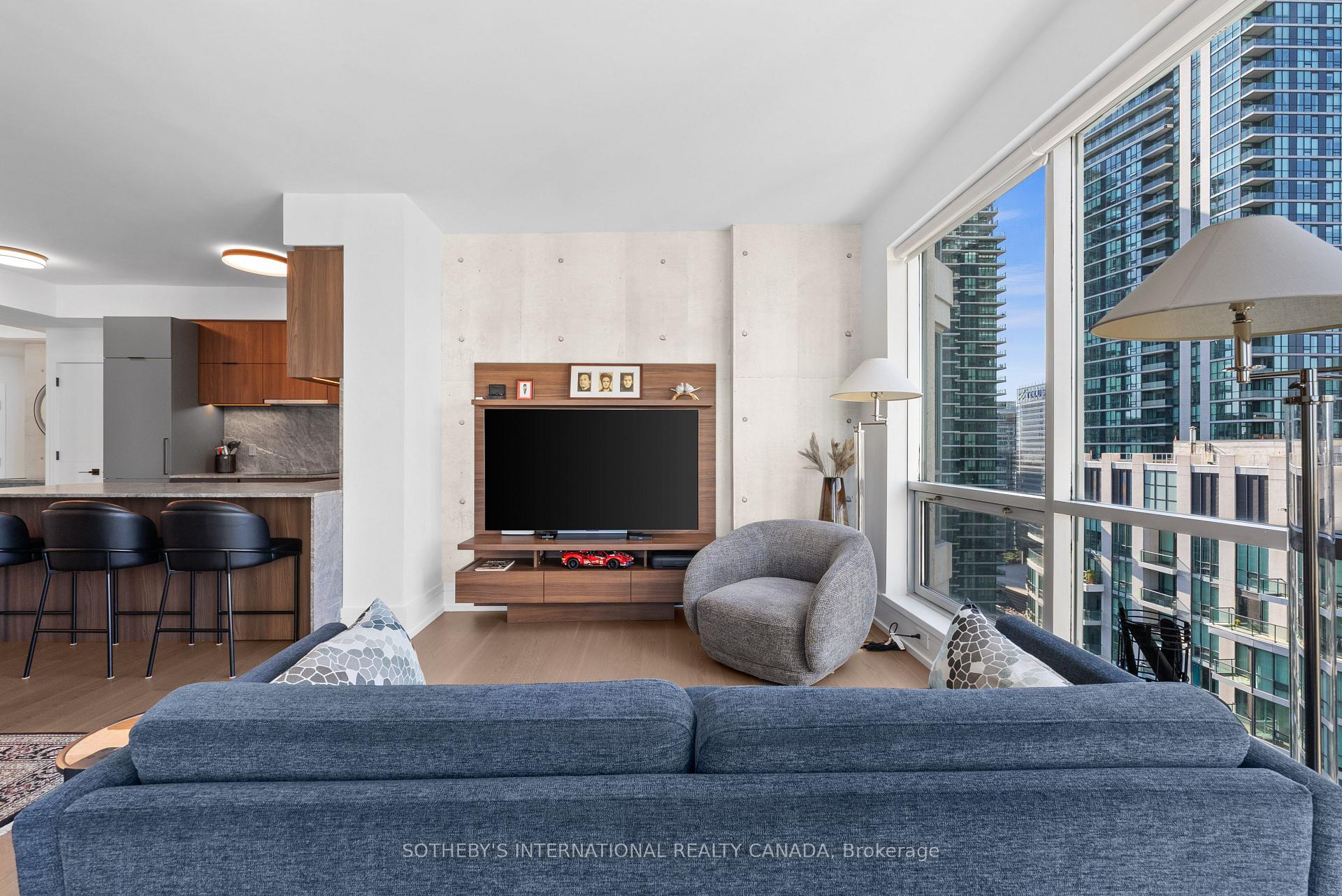 10 Yonge Street 3407
