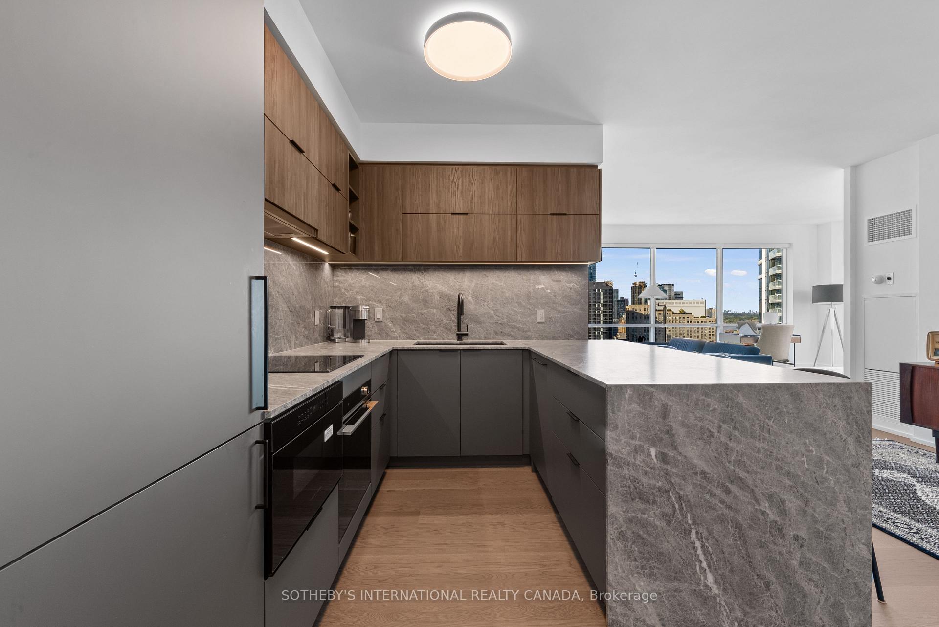 10 Yonge Street 3407