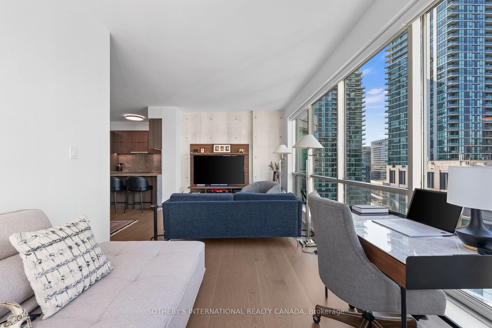 10 Yonge Street 3407