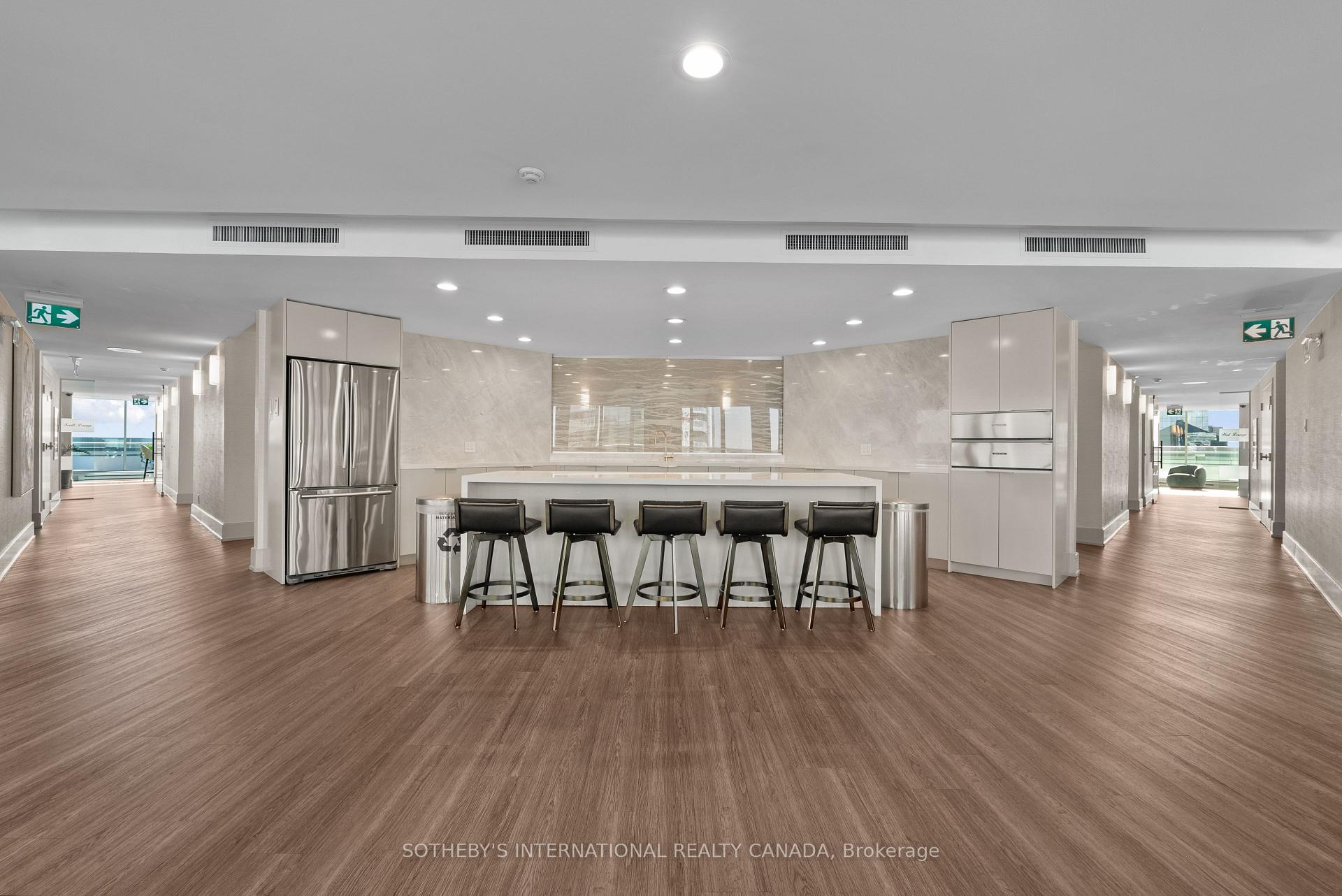 10 Yonge Street 3407