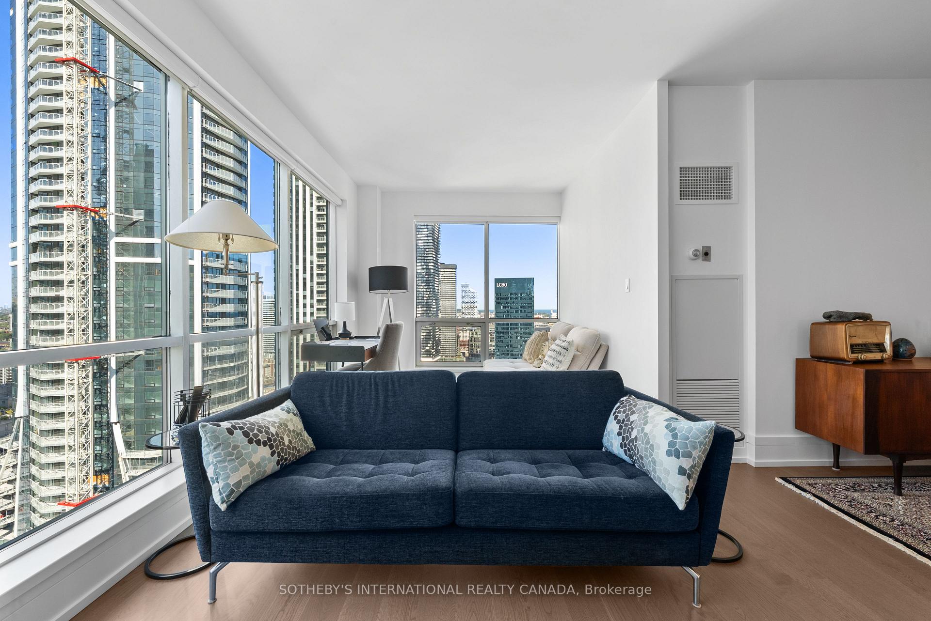 10 Yonge Street 3407