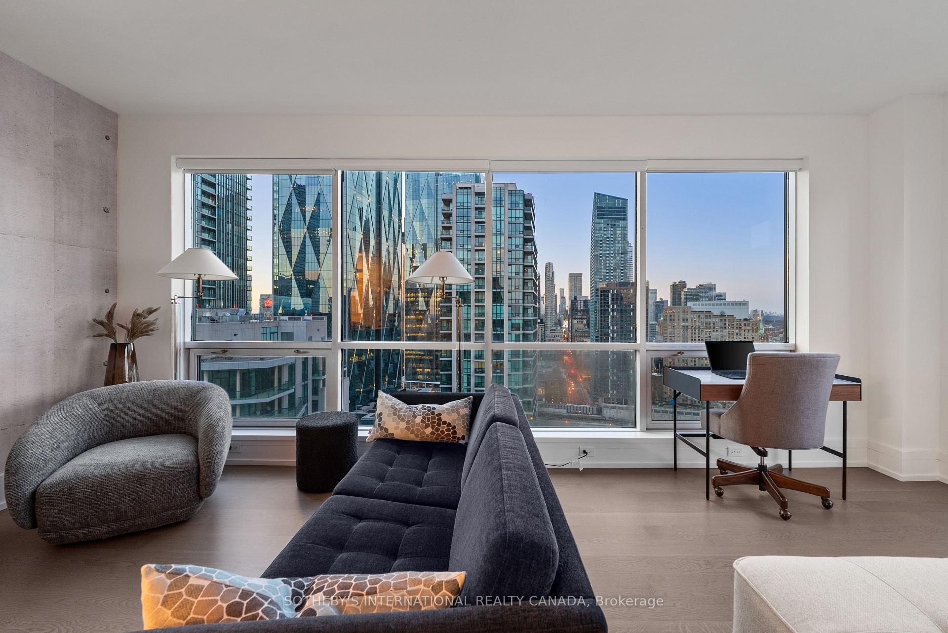 10 Yonge Street 3407