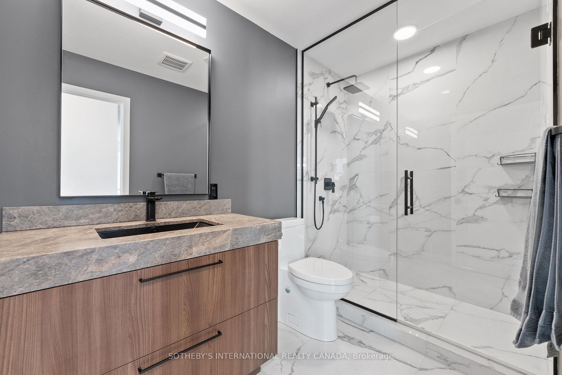 10 Yonge Street 3407
