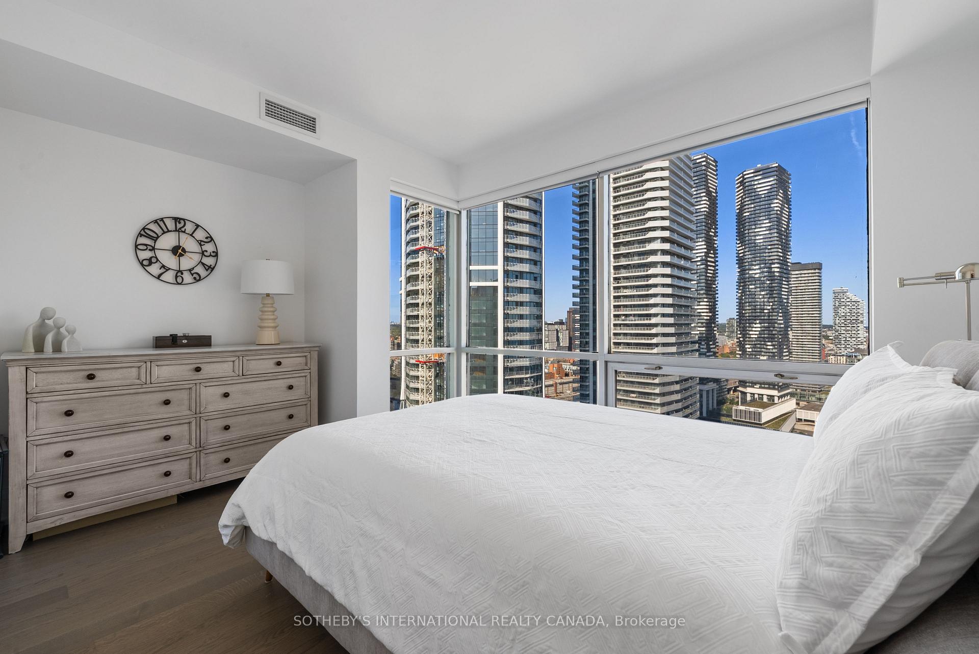 10 Yonge Street 3407