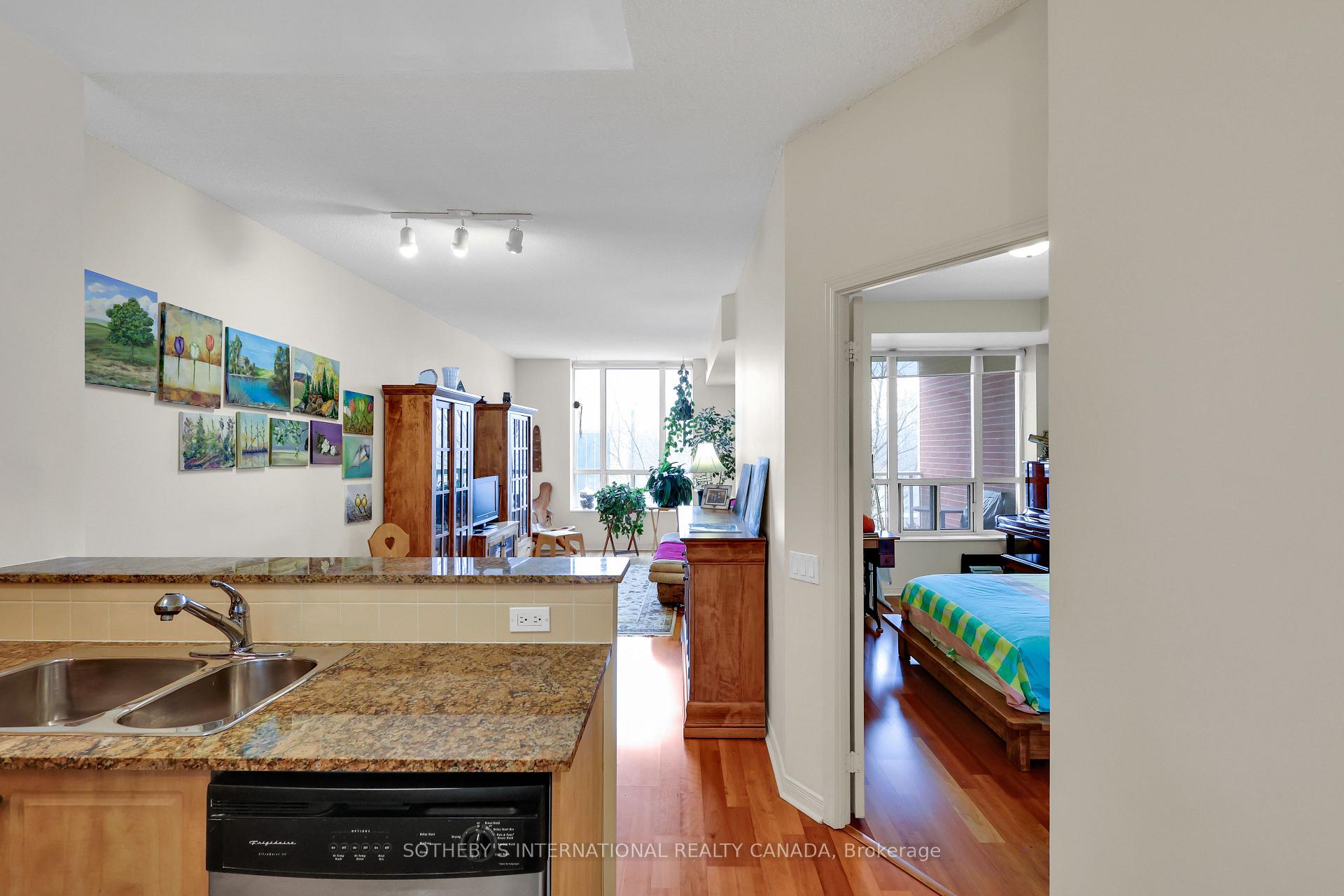 481 Rosewell Avenue 407