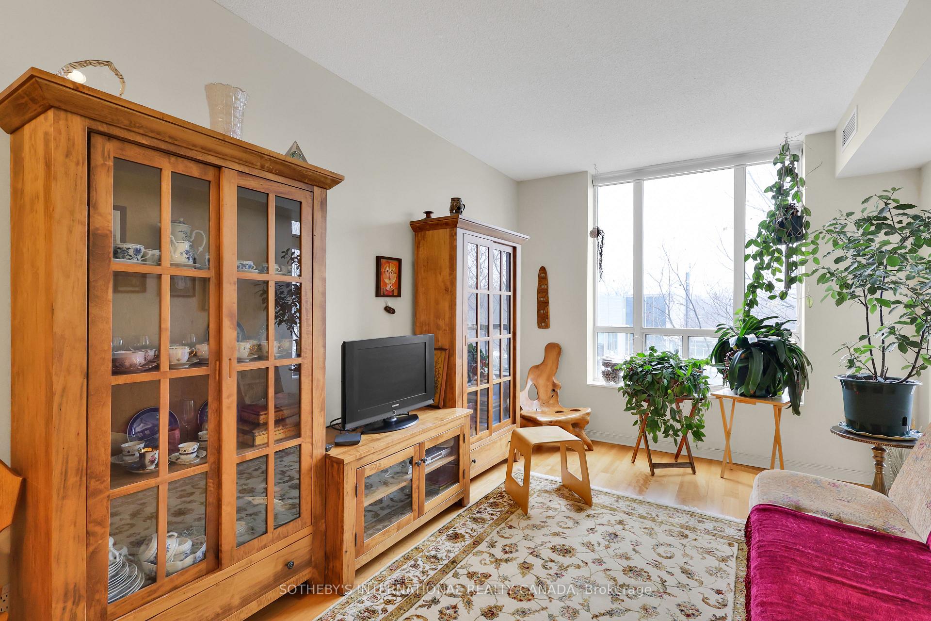481 Rosewell Avenue 407